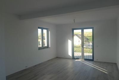 Casă individuală cu 5 camere în Moara