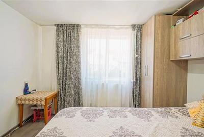 Casa spatioasa, ideala pentru 2 familii sau investitie. 2 corpuri de cladire, ga - 16