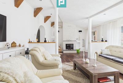 Apartament cu 5 camere decomandat, mobilat în Ultracentral