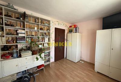 De vânzare apartament 4 camere decomandat, etaj 1 – zona Capat la 1 - 4