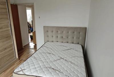 Apartament cu 3 camere semidecomandat, mobilat în Berceni