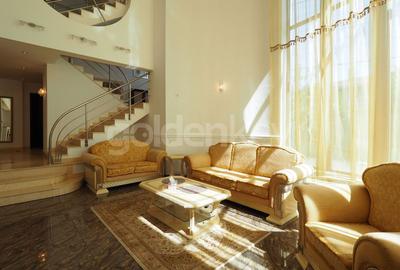 Vila spatioasa, partial mobilata cu acces facil - 6