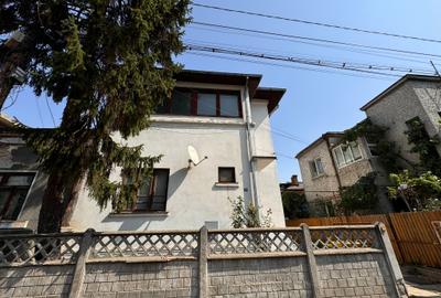 Casă cu 5 camere în Parcul Carol