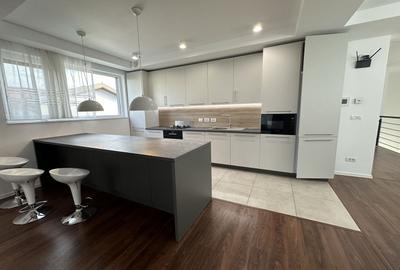 Apartament cu 4 camere decomandat în Dumbrăvița