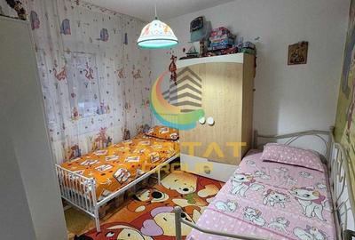 Apartament de Vanzare - 3 Camere - 5