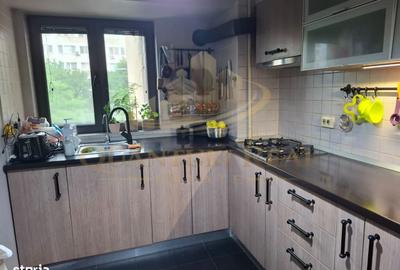 Apartament cu 3 camere în Berceni