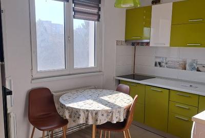 Apartament cu 4 camere decomandat, mobilat în Dâmbu Pietros
