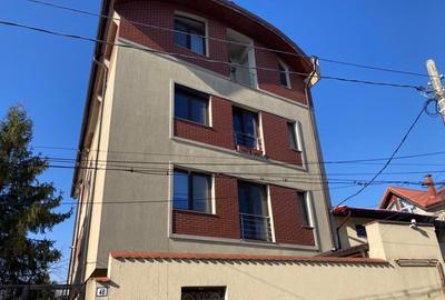Particular inchiriez apartament lux zona centrala - 3