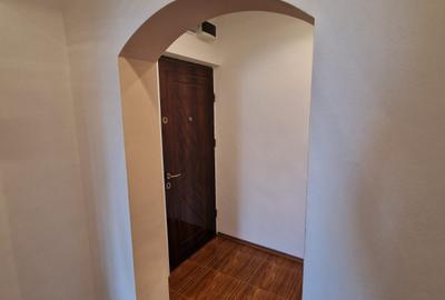 Vest se vinde apartament decomandat doua camere pret 81000 euro negociabil. - 15