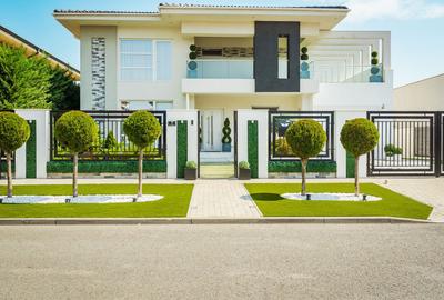 Casă individuală cu 5 camere în Aradul Nou