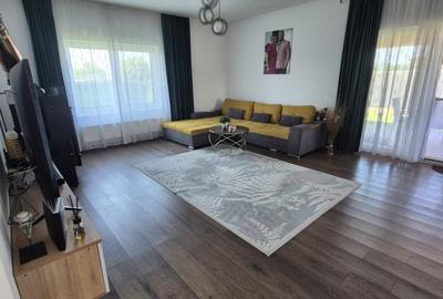 Casa pe nivel cu garaj si 6 ari teren - 2