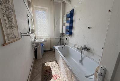 Aleea Parcului - etajul 1 - decomandat - 12