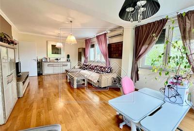 Apartament la vila - 80 mp, priveliste deosebita - Sub Arini - 2
