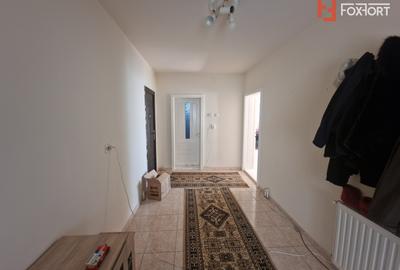 Casa individuala de vanzare cu 7 camere - Recas - 29