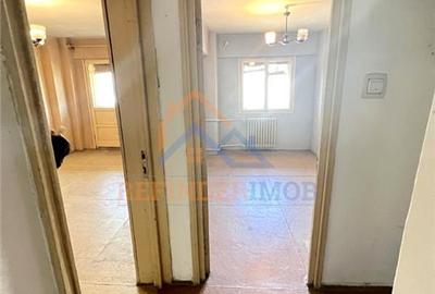 Apartament cu 3 camere decomandat în Drumul Taberei