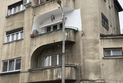 Garsonieră decomandată în P-ța Victoriei