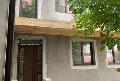 Casă individuală cu 5 camere în Apollo