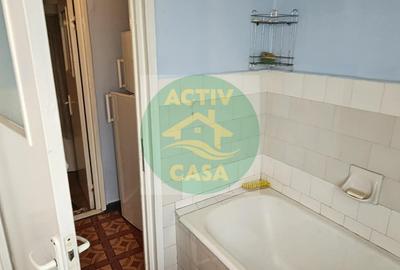 Apartament 3 camere, zona E.Teodoroiu, etaj intermediar - 10