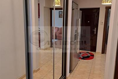 Apartament cu 3 camere, mobilat în Baza 3