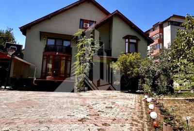 Vila impresionanta 605 mp, curte 2191 mp, dublu acces auto, garaj - 13