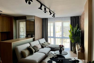 Apartament cu 2 camere semidecomandat, mobilat în Florești