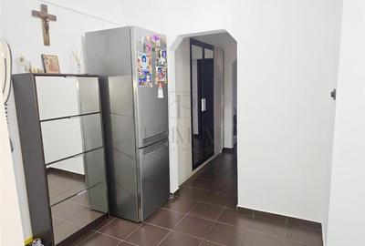 LIPOVEI - 3 CAM - DECOMANDAT - CT PROPRIE/CLIMA - BLOC ANVELOPAT - ZONA EXCELENT - 10