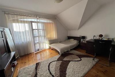 Casa de vanzare in zona Moca de 380 mp utili, cu piscina si curte de 733 mp - 8