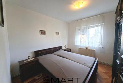 Apartament 3 camere decomandate zona Scoala de Inot - 1