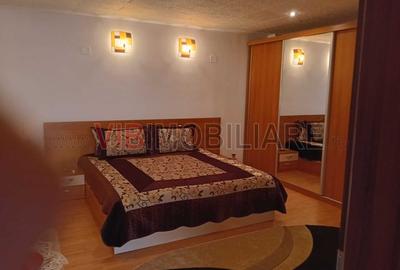 Casă individuală | 176 mp utili | 2 locuințe în curte | Teren 327 mp/ zona Cetat - 7