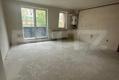 Apartament cu 4 camere semidecomandat în Iris