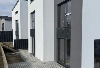 Duplex cu 4 camere, 115 mp plus 495 mp teren, Garaj, zona strazii Avram Iancu - 1