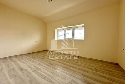 Apartament cu 3 camere semidecomandat în Buziașului