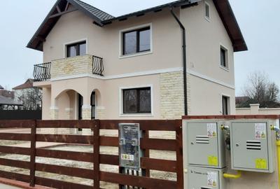 Casă individuală cu 4 camere în Central