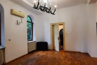 Apartament in vila, Primaverii,birouri,showroom,parter,terasa,curte comuna - 1