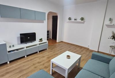 Apartament cu 2 camere semidecomandat, mobilat în P-ța Unirii