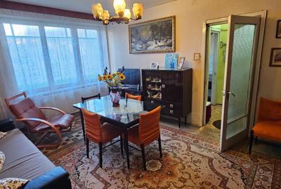 Apartament cu 2 camere semidecomandat în Tractorul