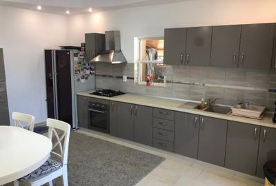 Vila individuala ,Aparatorii Patriei,485 mp teren - 9