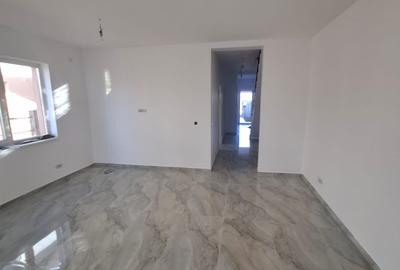 Duplex cu 5 camere în Sânandrei