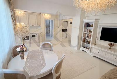 Apartament cu 3 camere semidecomandat, mobilat în Sud