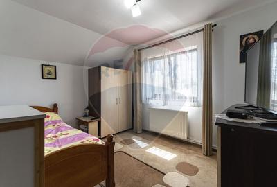 Casa de Poveste - Feldioara, str. Barsei/ 4 camere/ curte! - 26