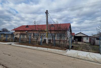 Se oferă spre vânzare / închiriere clădire cu spațiu comercial - 11
