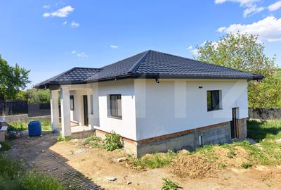 Casa plan parter 4 camere și beci in  Barnova - 2