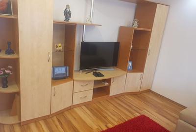 Inchiriez apartament 2 camere, zona Vitan, centrala proprie, aer conditionat - 1