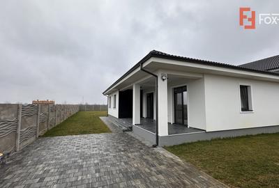 Casă individuală cu 4 camere în Moșnița Veche