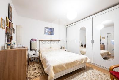 Casa parter,  situata pe colt, teren 300 mp, acces dublu - 3