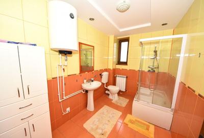 Vila spatioasa, pretabil pentru locuit/clinica, zona Micro 17 – Galati - 55