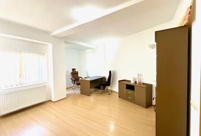 Manifest Modernist în Inima Capitalei: Sediu de Birouri în Vila-Monument - 8