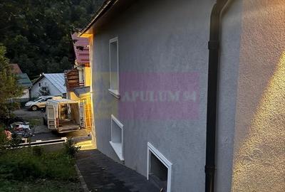 Casa de vanzare cu 2 apartamente in Azuga - 23