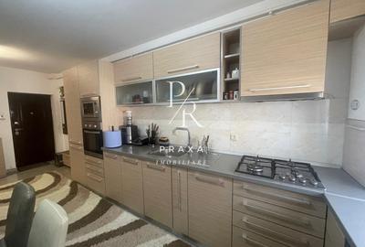 Apartament cu 3 camere semidecomandat, mobilat în Florești