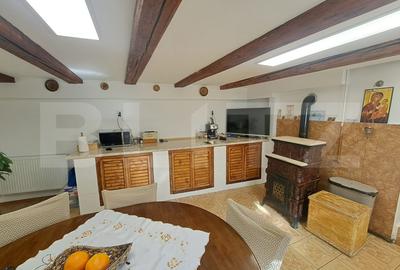Casă săsească renovată integral, 2200 mp teren, ideală pentru două familii - 7